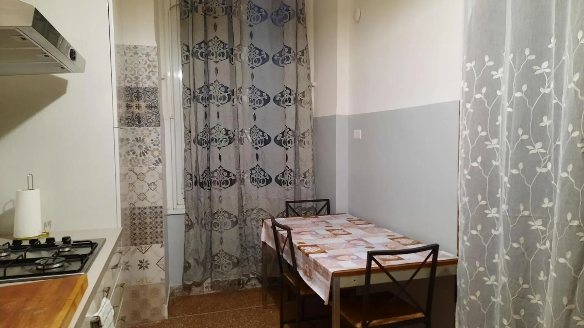 Comfortable One Bedroom Apartment With Parking Space In The Center Of Genoa