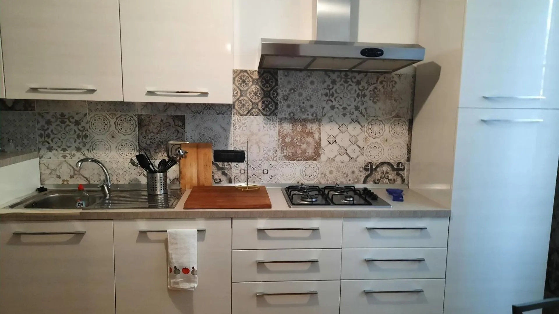 Comfortable One Bedroom Apartment With Parking Space In The Center Of Genoa