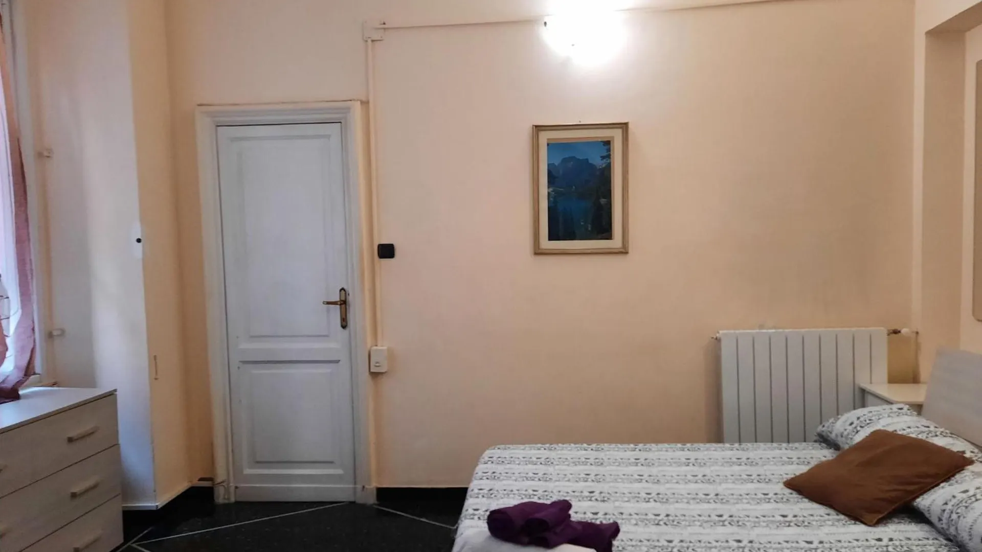 Comfortable One Bedroom Apartment With Parking Space In The Center Of Genoa