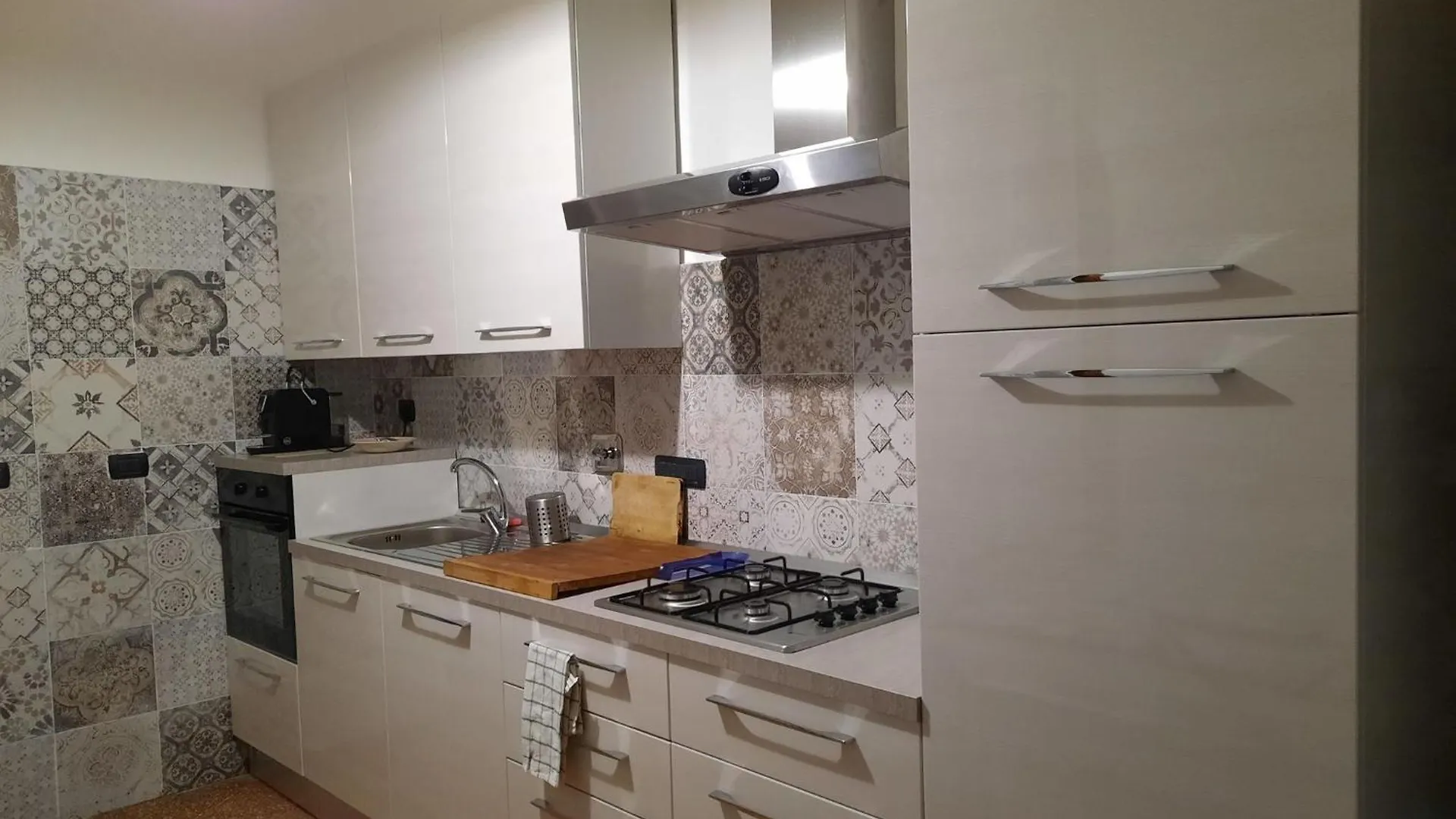 Comfortable One Bedroom Apartment With Parking Space In The Center Of Genoa 0*,