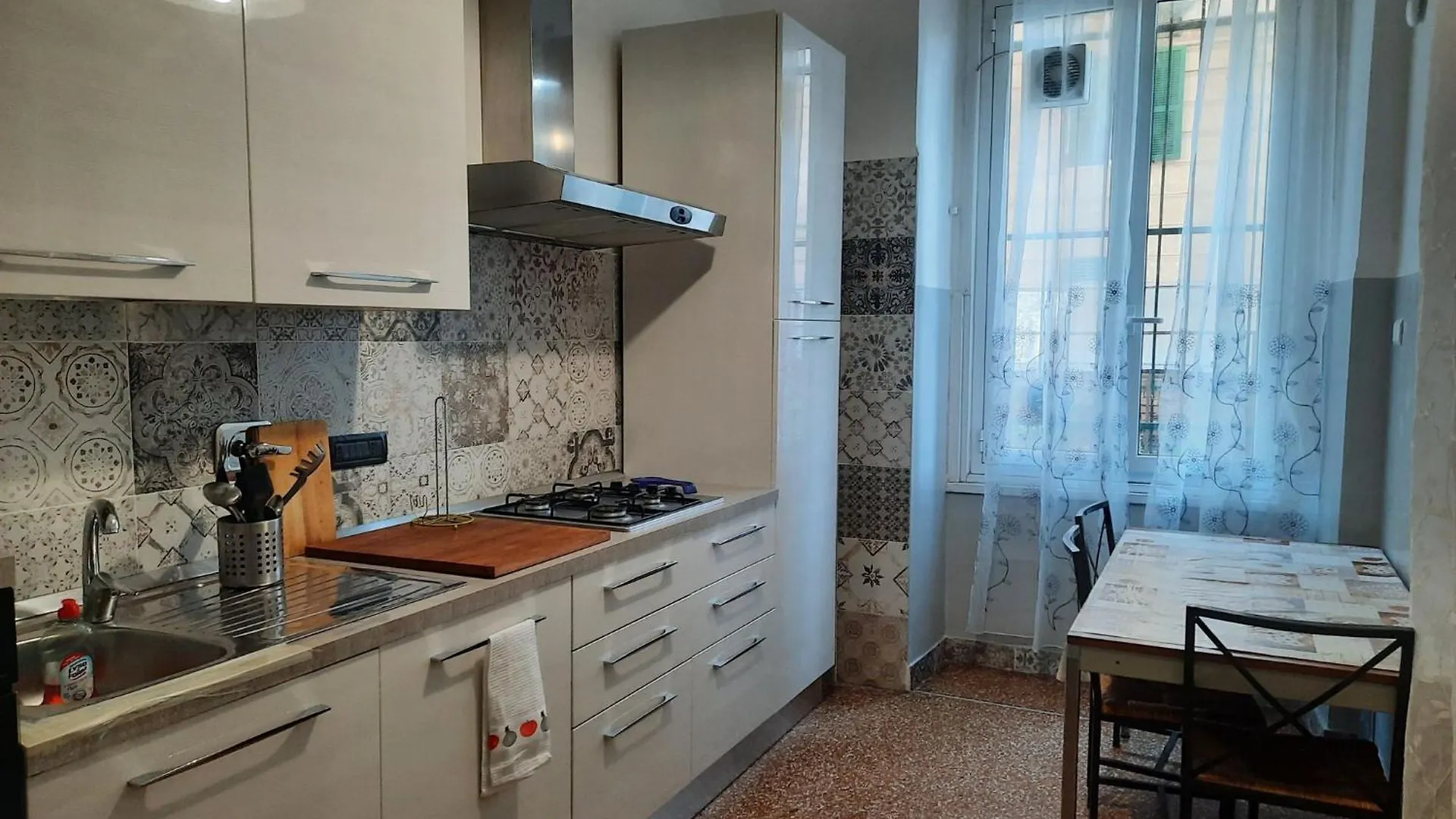 Comfortable One Bedroom Apartment With Parking Space In The Center Of Genoa