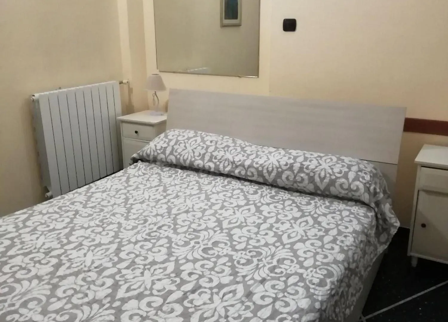 Comfortable One Bedroom Apartment With Parking Space In The Center Of Genoa
