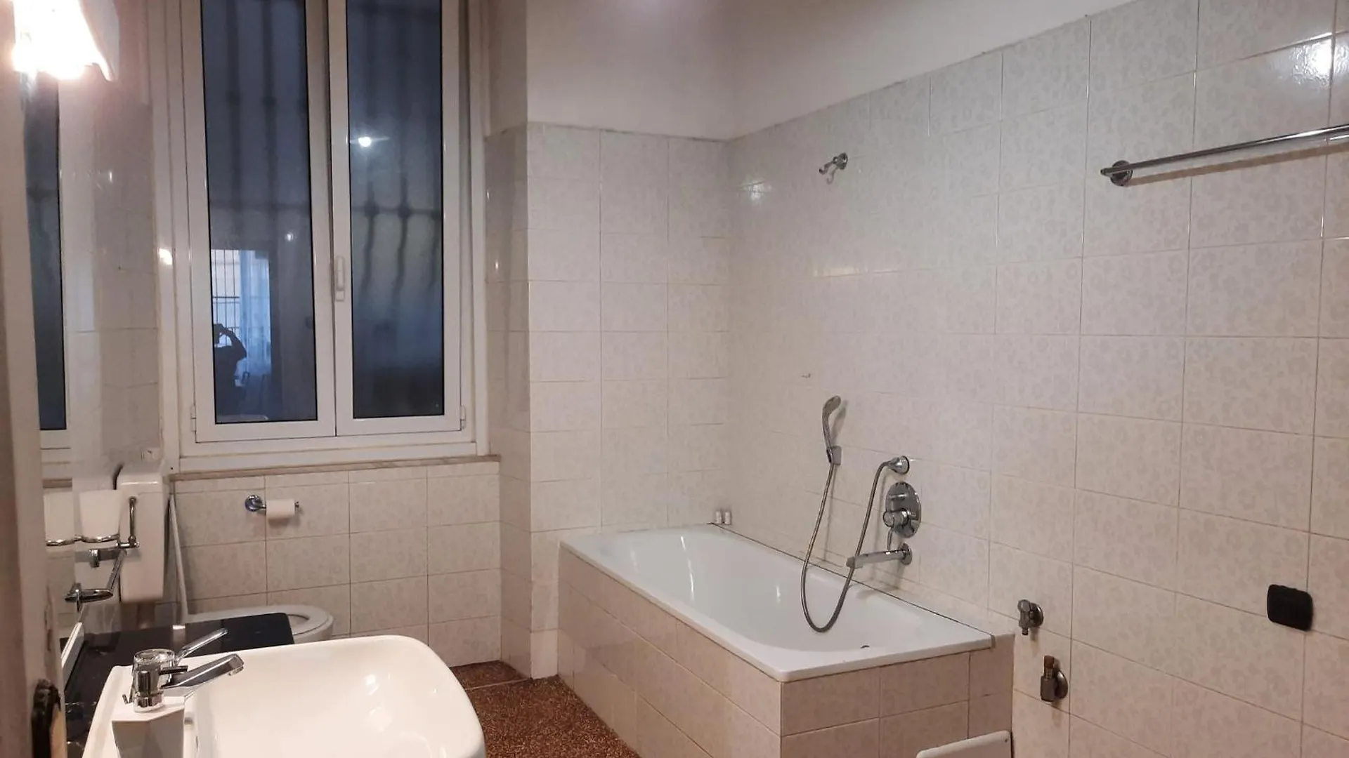 Comfortable One Bedroom Apartment With Parking Space In The Center Of Janov 0*,